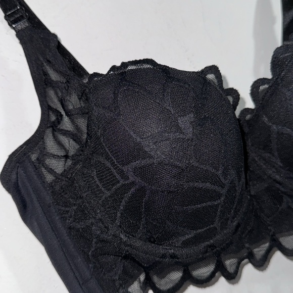 Tissini bra black scalloped NEW 34c underwire‎ structured very light padding - Picture 3 of 4
